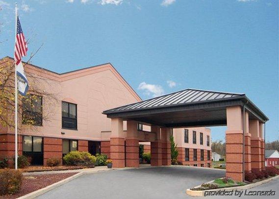 Quality Inn & Suites Kearneysville - Martinsburg Exterior photo